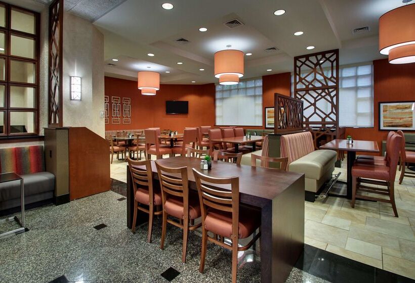 בית מלון כפרי Drury Inn & Suites Charlotte Northlake