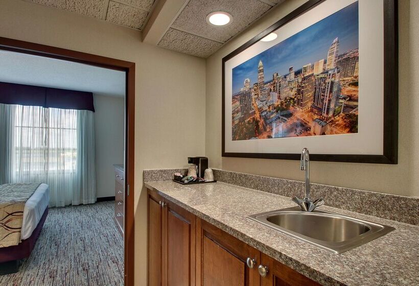 בית מלון כפרי Drury Inn & Suites Charlotte Northlake