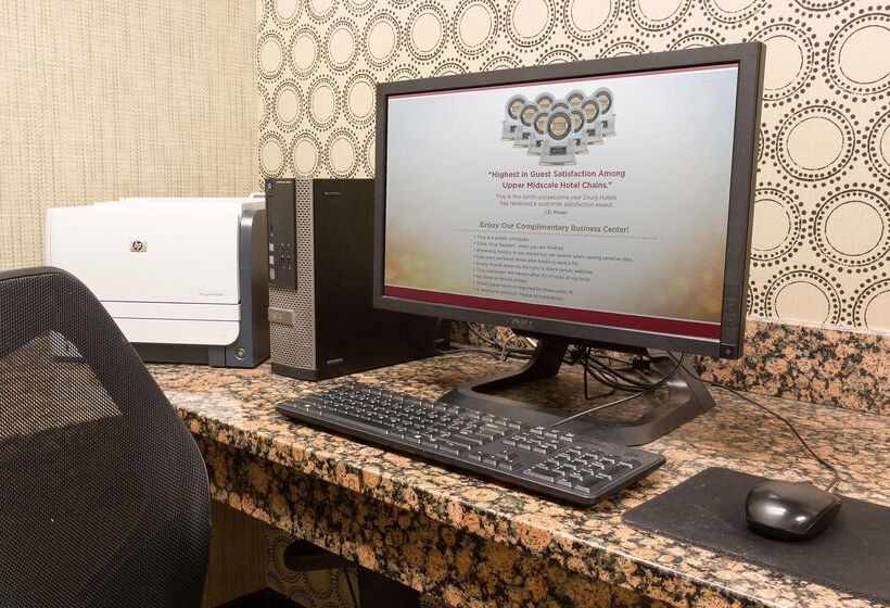 בית מלון כפרי Drury Inn & Suites Flagstaff