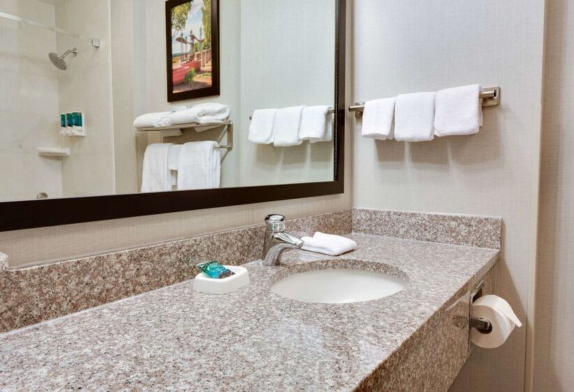 호텔 Drury Inn & Suites Middletown Franklin
