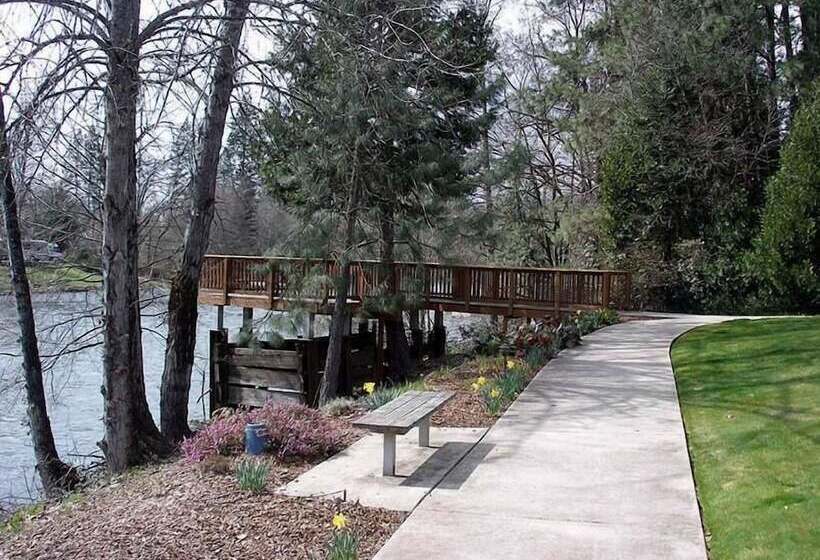 호텔 Edgewater Inn Shady Cove