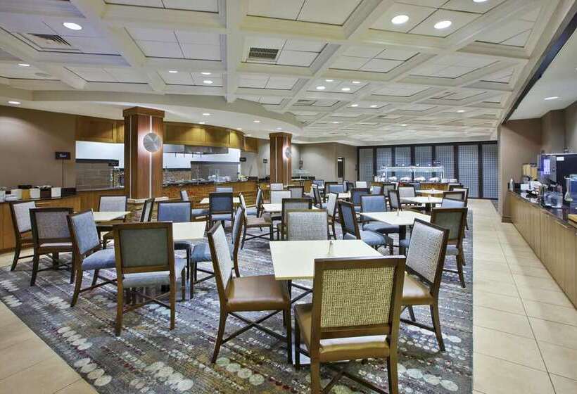 هتل Embassy Suites Columbus Airport
