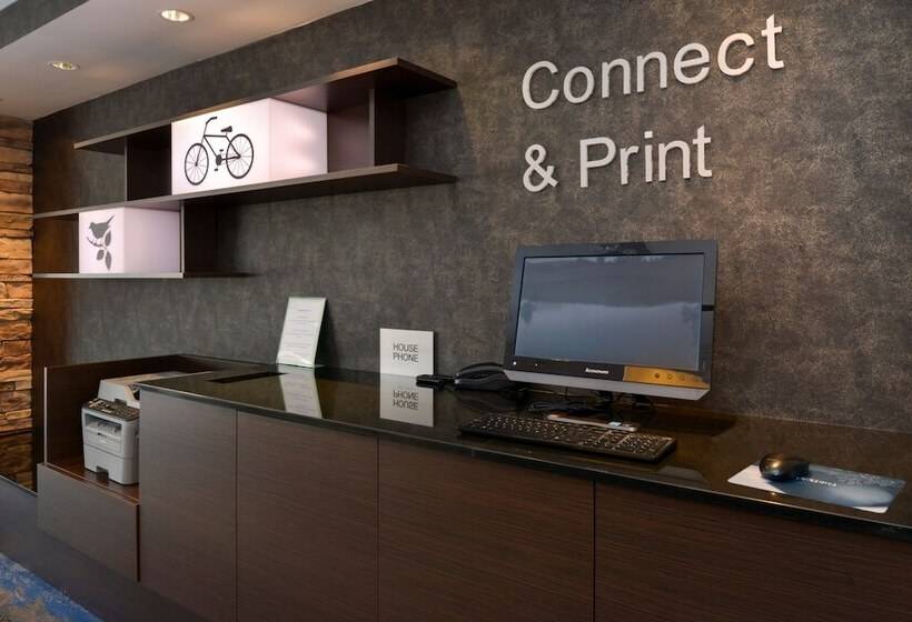 هتل Fairfield Inn & Suites By Marriott Cedar Rapids