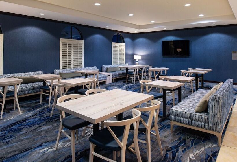 هتل Fairfield Inn & Suites Santa Cruz  Capitola