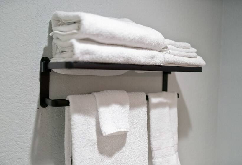 호텔 Garibaldi Inn At The Bay