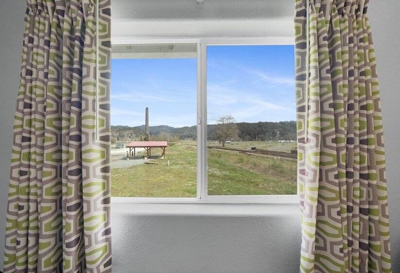 호텔 Garibaldi Inn At The Bay