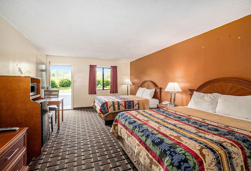 בית מלון כפרי Great Lakes Inn And Suites