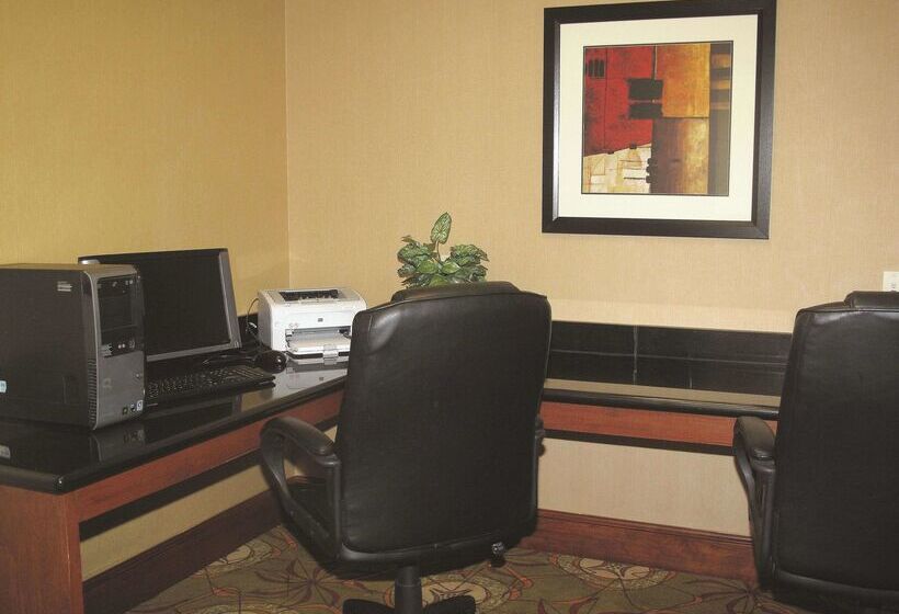 هتل La Quinta By Wyndham Lawton / Fort Sill