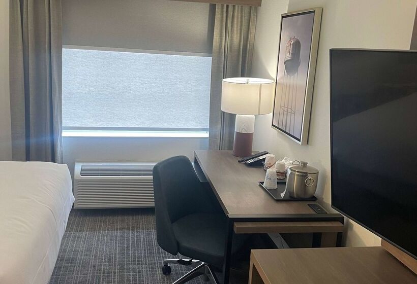 ホテル Comfort Inn & Suites New Iberia   Avery Island