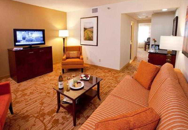 فندق Minneapolis Marriott Northwest