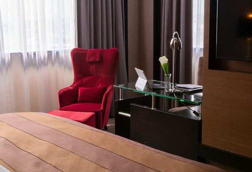 فندق New World Suites