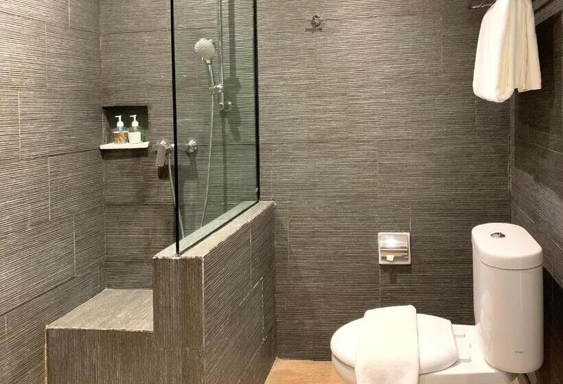 فندق Novus Giri Resort & Spa