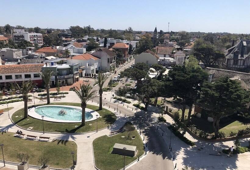 Отель Sofitel Montevideo Casino Carrasco & Spa