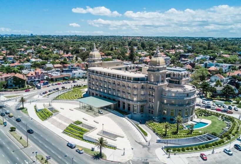 Отель Sofitel Montevideo Casino Carrasco & Spa