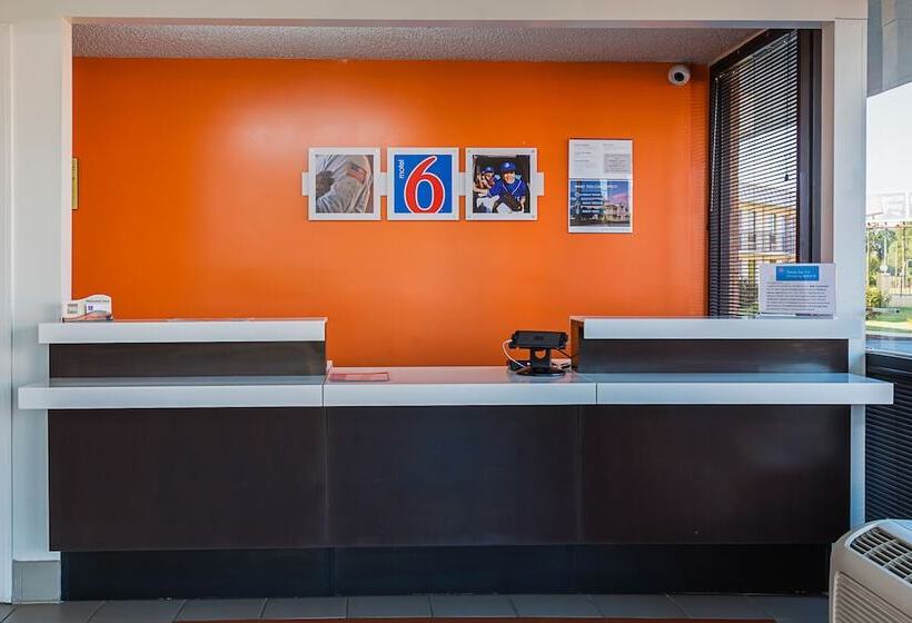 فندق Studio 6 Suites Perry, Ga