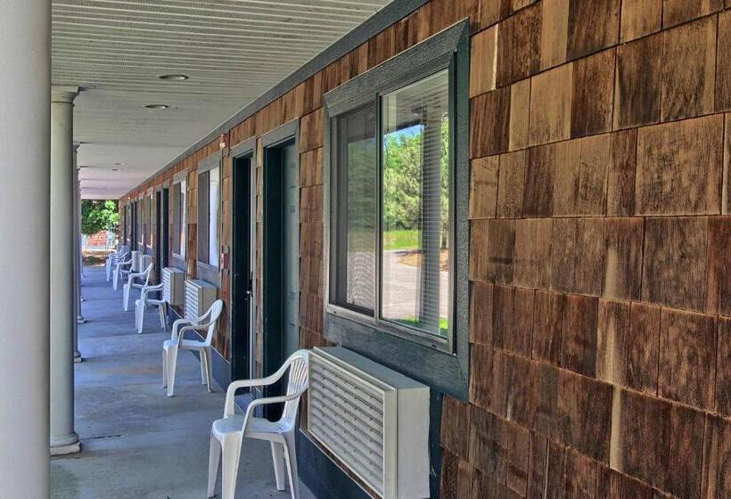 בית מלון כפרי The Legend Cottage Inn