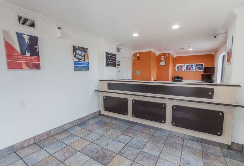 Motel 6 Lancaster, Tx  Desoto  Lancaster