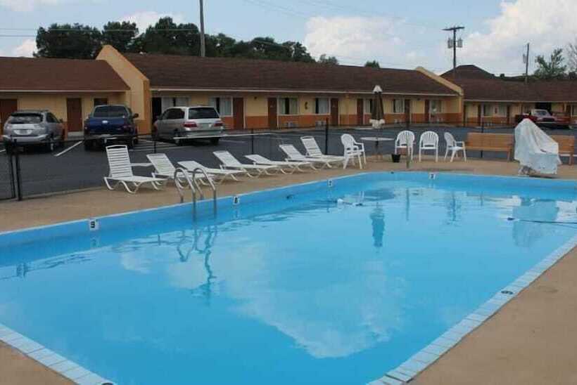 모텔 Andrew Johnson Inn