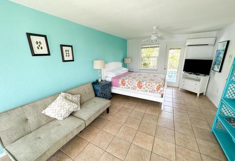 منتجع The Pearl Beach Inn