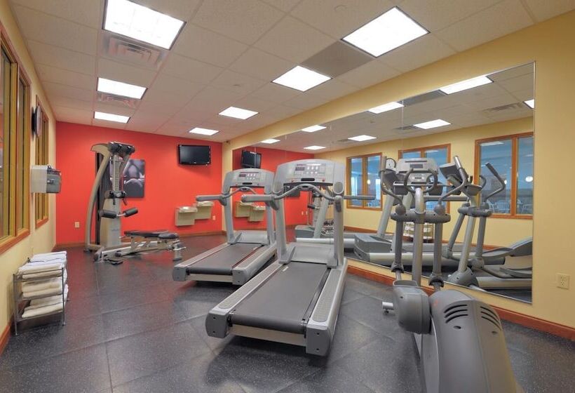 Country Inn & Suites By Radisson, Washington At Meadowlands, Pa