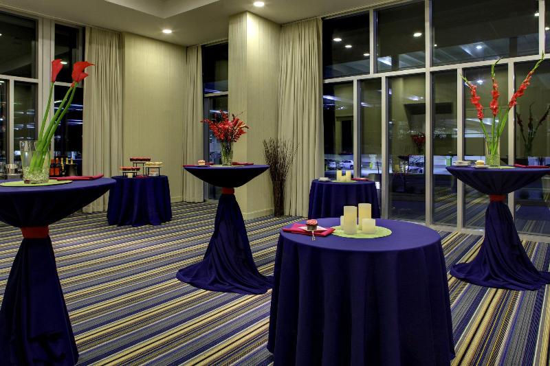 בית מלון כפרי Aloft Austin At The Domain