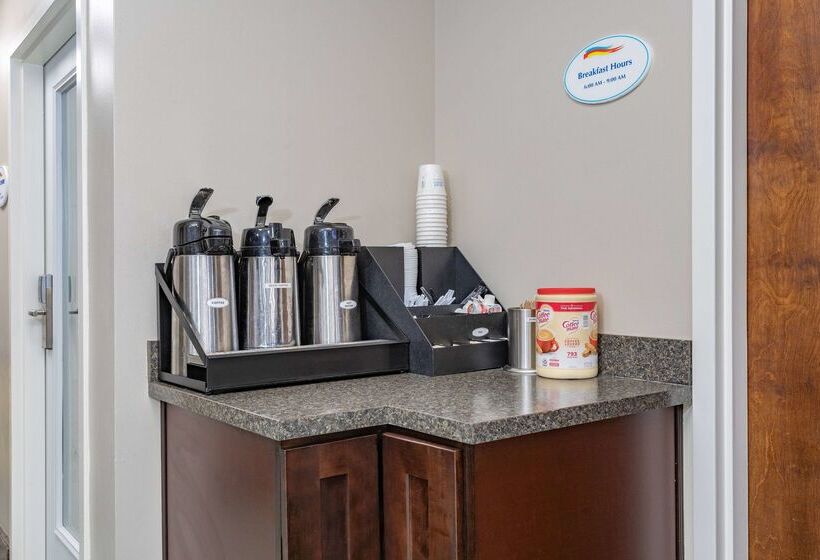 בית מלון כפרי Baymont By Wyndham Midway Tallahassee