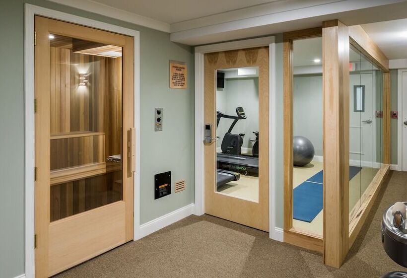 فندق Center Harbor Inn