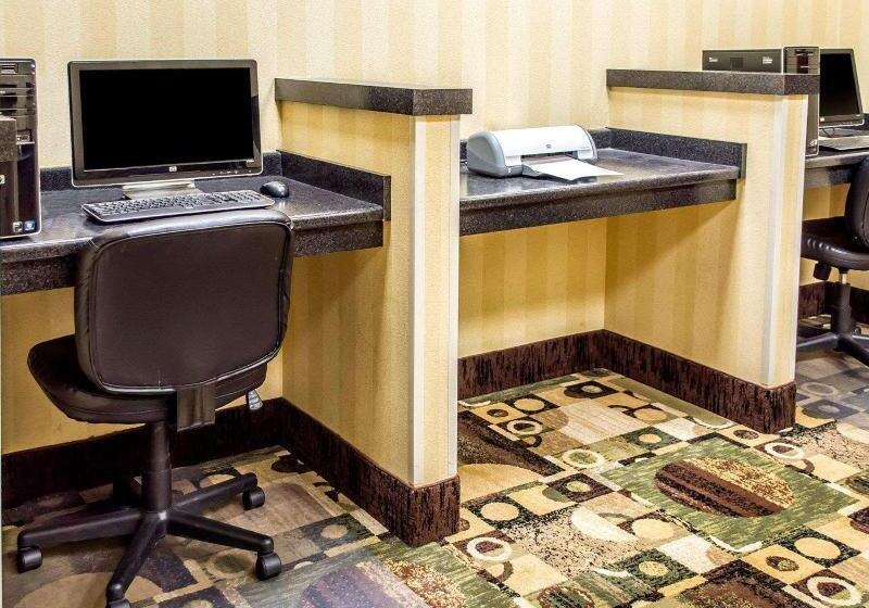 Отель Comfort Inn & Suites Franklin East