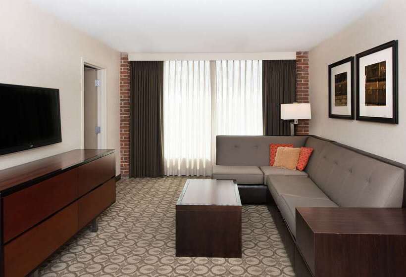 Doubletree By Hilton Hotel & Suites Charleston Airport