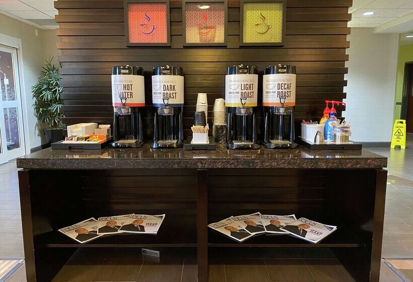 فندق Hampton Inn By Hilton Leesville Fort Johnson