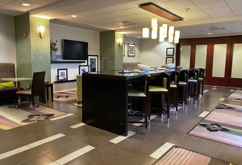 فندق Hampton Inn By Hilton Leesville Fort Johnson