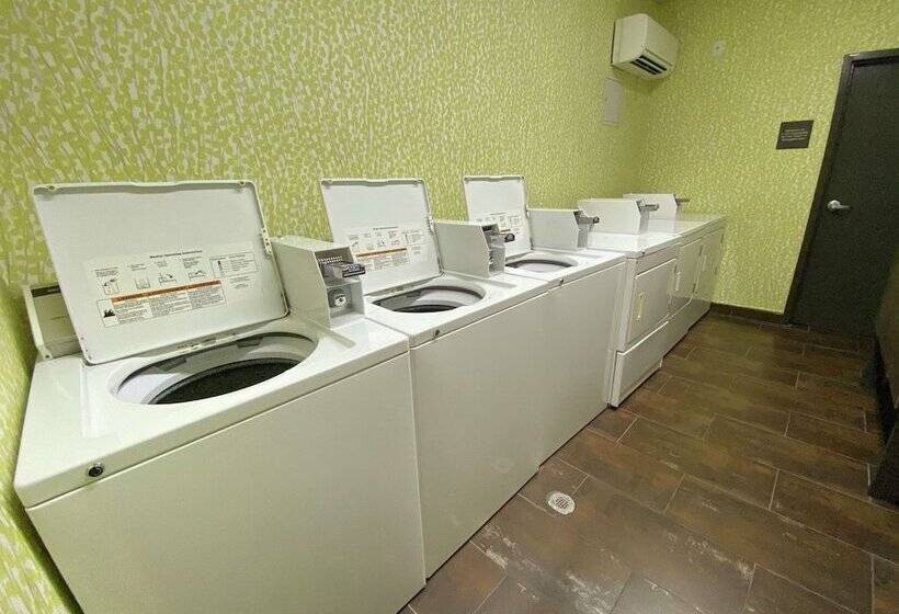 فندق Hampton Inn By Hilton Leesville Fort Johnson