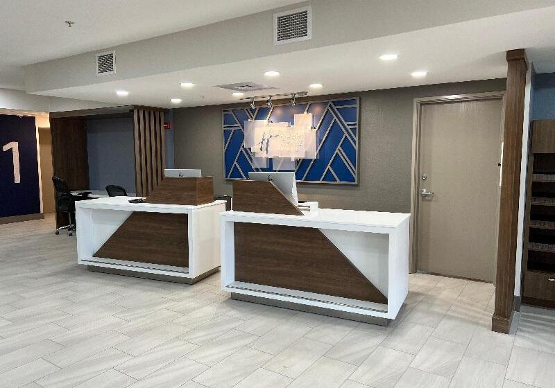 בית מלון כפרי Holiday Inn Express Wichita North   Park City By Ihg