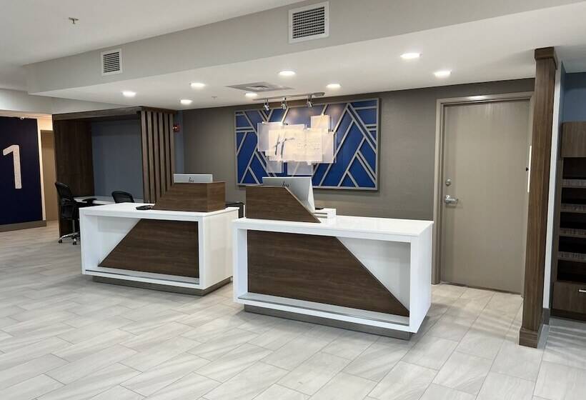 בית מלון כפרי Holiday Inn Express Wichita North   Park City By Ihg