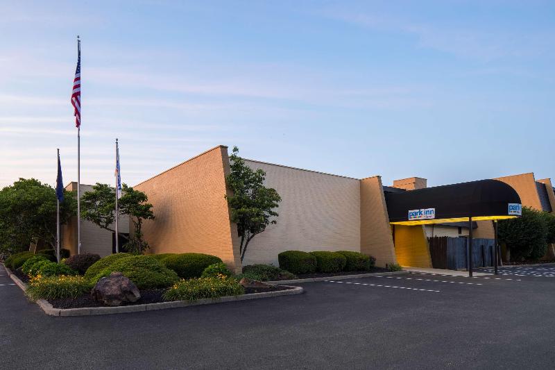 酒店 Park Inn By Radisson Sharon