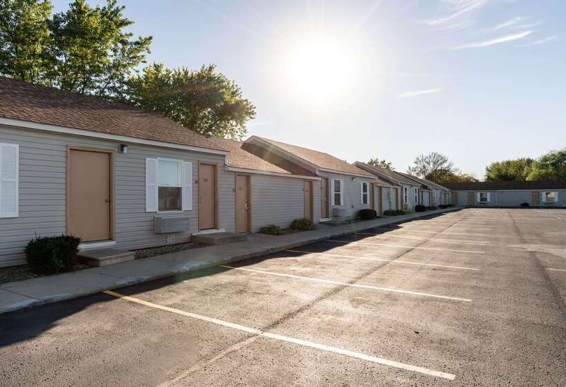 هتل Rodeway Inn & Suites