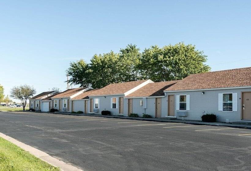 هتل Rodeway Inn & Suites