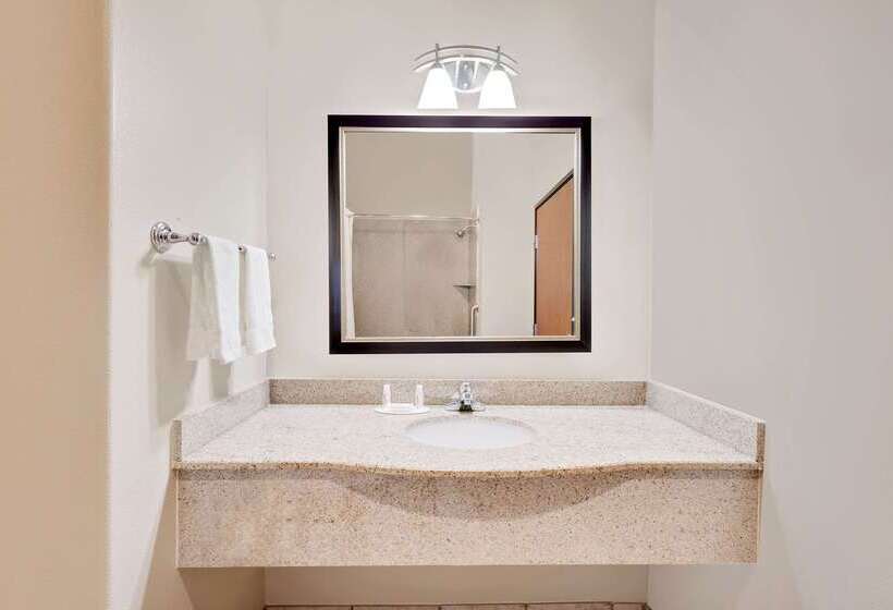 هتل Super 8 By Wyndham Odessa Tx