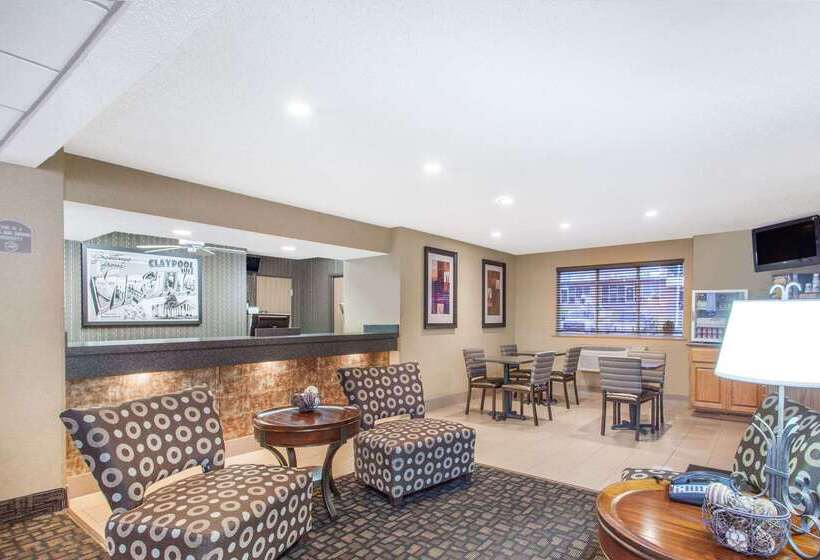 酒店 Super 8 By Wyndham Richlands/claypool Hill Area