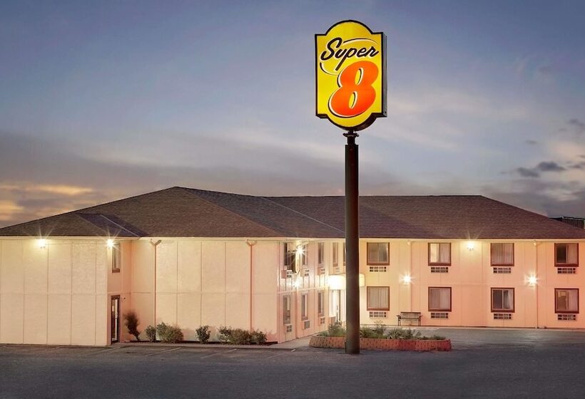 酒店 Super 8 By Wyndham Rock Port Mo