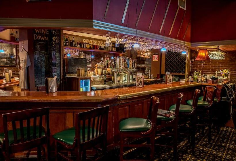 فندق The Common Man Inn & Spa