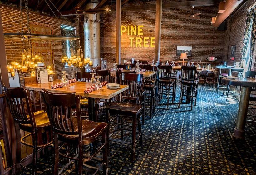 فندق The Common Man Inn & Spa