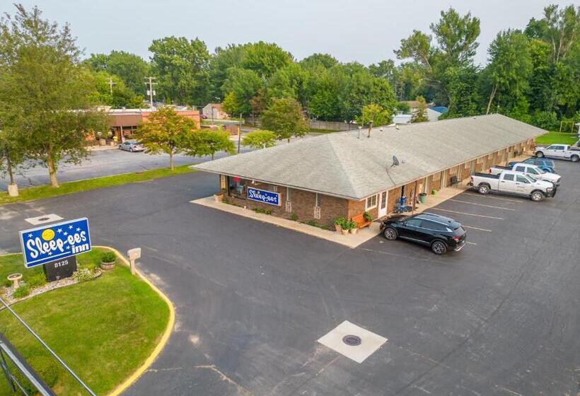 汽车旅馆  Sleep Ees Inn, Saginaw & Shields