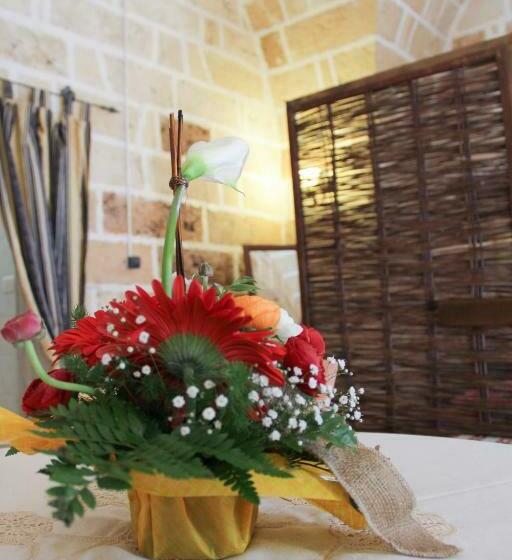 Exedra Holiday House