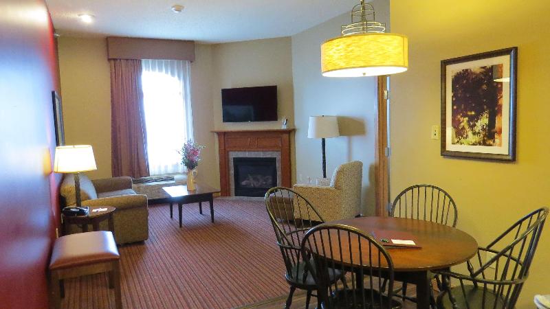 호텔 Best Western Plus Dutch Haus Inn And Suites