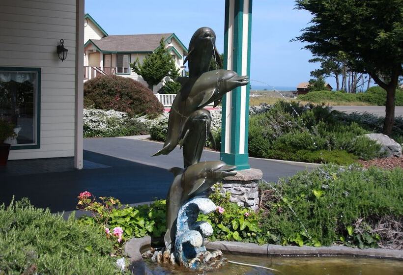 فندق Emerald Dolphin Inn & Mini Golf