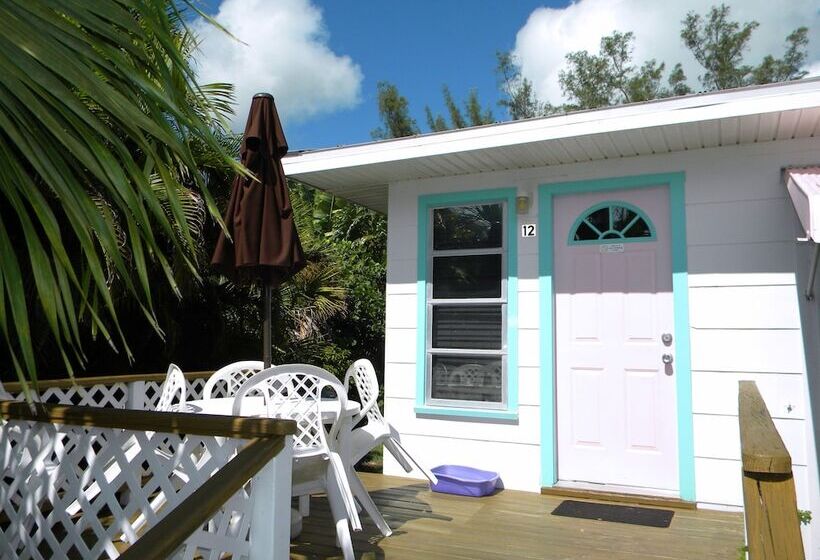 فندق Gulf Breeze Cottages