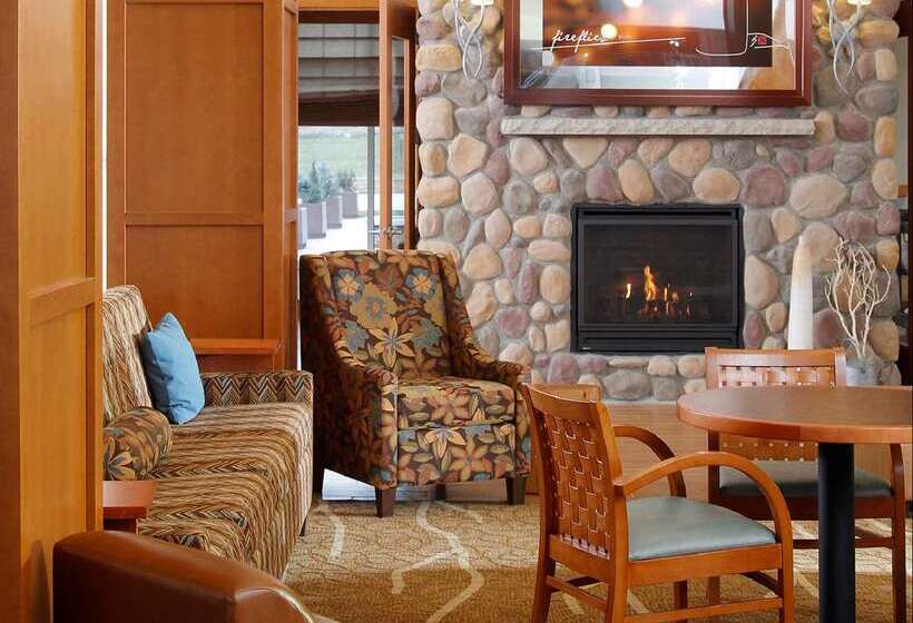 בית מלון כפרי Hilton Garden Inn Cedar Falls