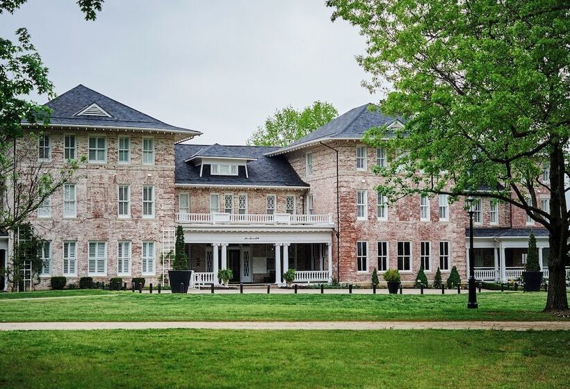 هتل Inn At Carnall Hall