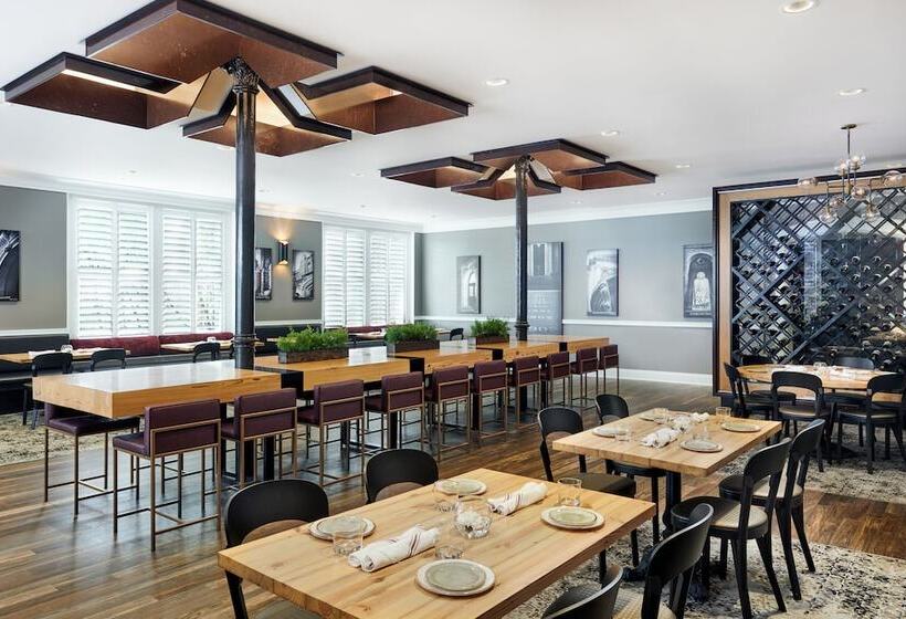 هتل Inn At Carnall Hall